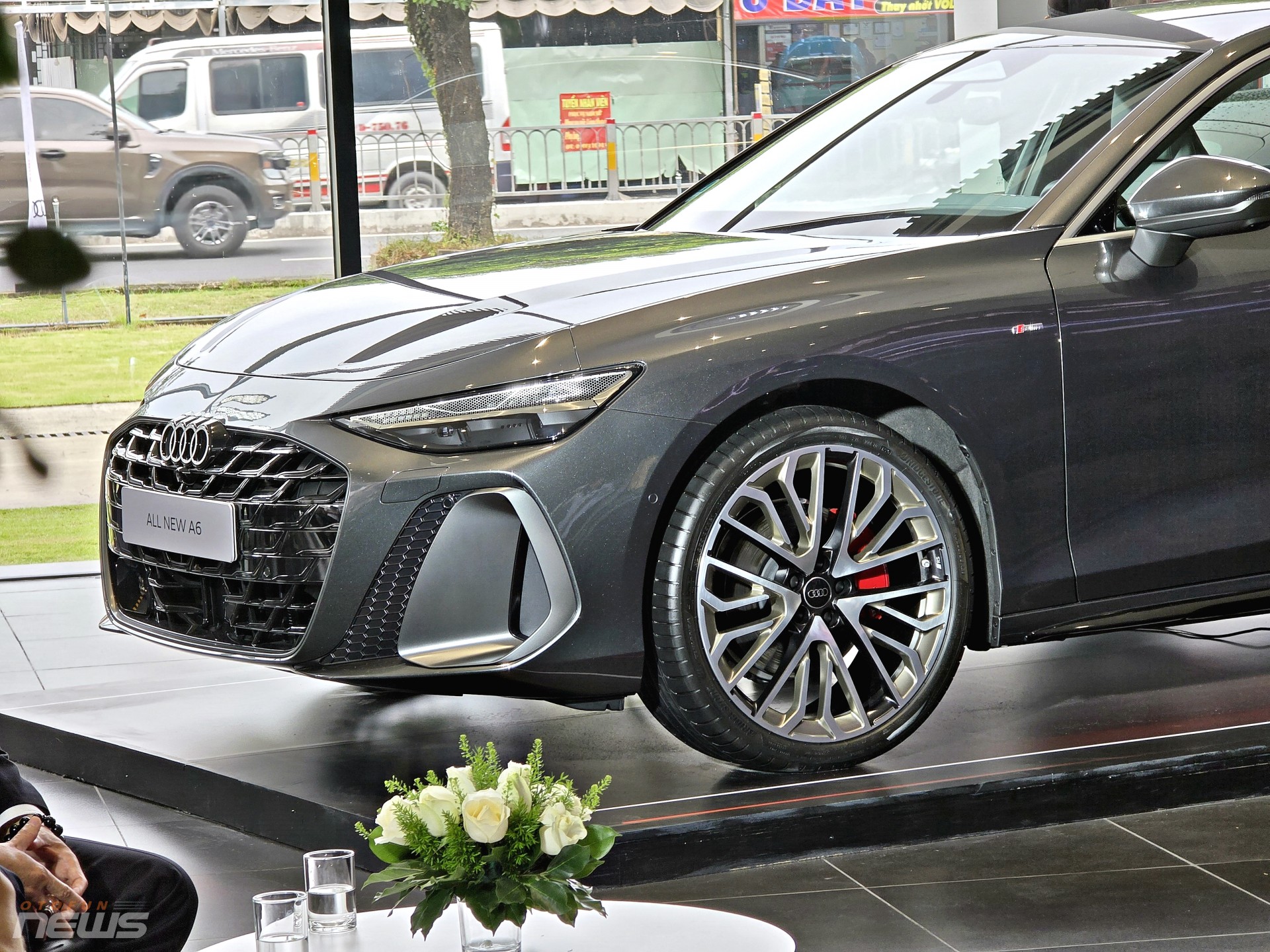 Audi A6 S Line 2025 ra mắt Việt Nam, nhập khẩu Đức với giá 2,799 tỷ đồng Audi A6 S Line 2025 ra mắt Việt Nam, nhập khẩu Đức với giá 2,799 tỷ đồng