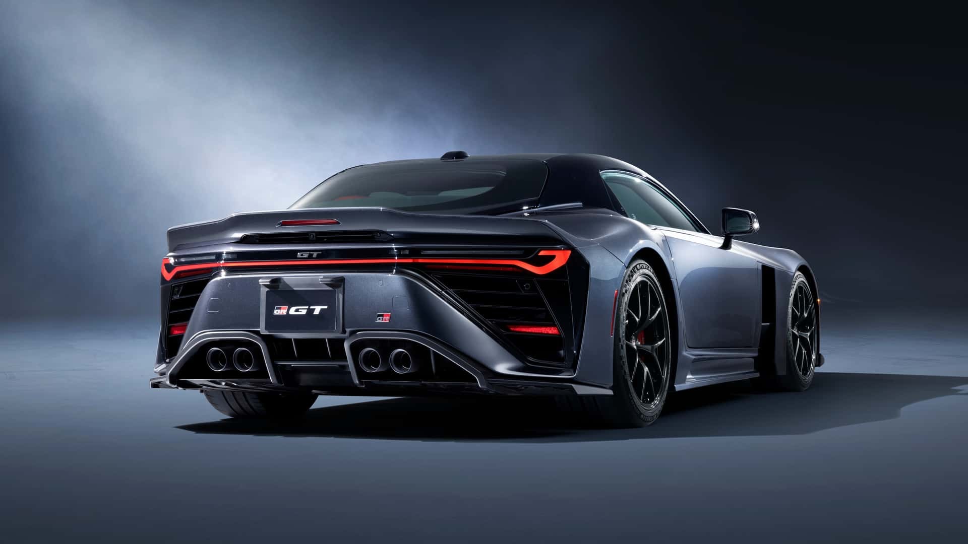 Toyota GR GT được vén màn - nguyên mẫu siêu xe hybrid động cơ V8 kết hợp khung nhôm hoàn toàn Phía sau của Toyota GR GT