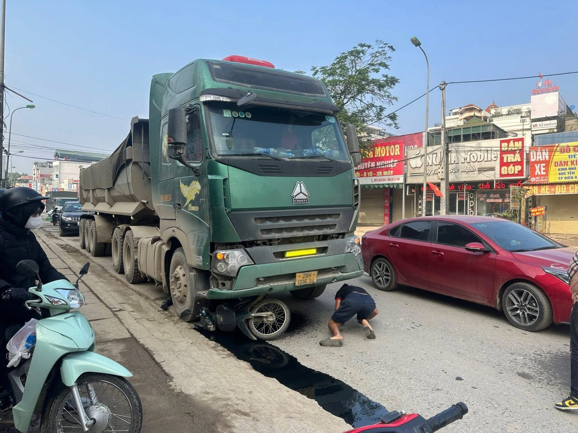 Tổng hợp tin tức tai nạn giao thông mới nhất ngày hôm nay 9/12/2025