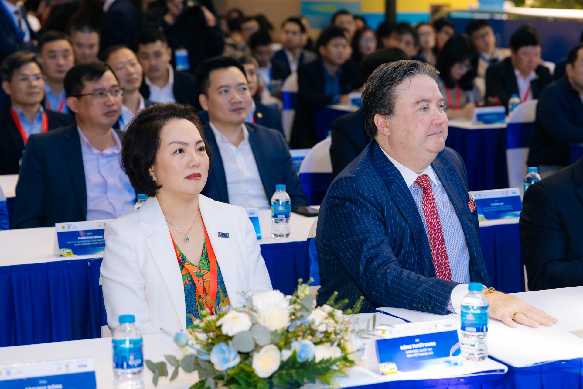 Visa ra mắt giải pháp thanh toán “chạm để di chuyển” đầu tiên tại Hà Nội trên tuyến Metro 2A Visa ra mắt giải pháp thanh toán “chạm để di chuyển” đầu tiên tại Hà Nội trên tuyến Metro 2A