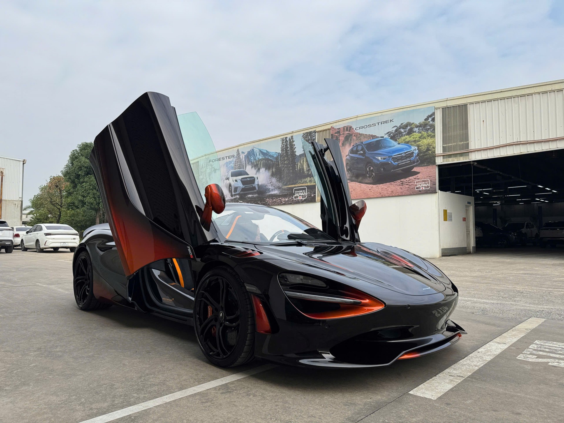 McLaren 750S Spider Orange Coriolis xuất hiện tại Hà Nội McLaren 750S Spider Orange Coriolis xuất hiện tại Hà Nội