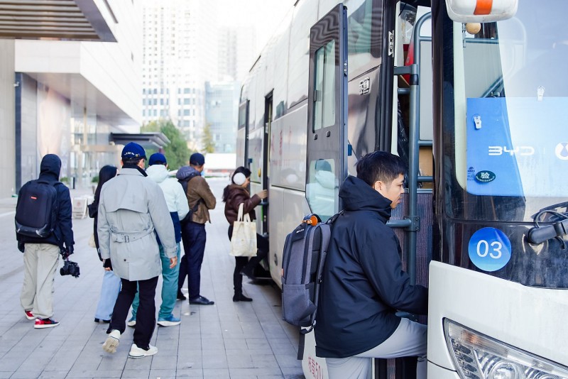 Chuyến thăm quan bảo tàng Di-Space của đoàn nhà báo và đại diện truyền thông Việt Nam đã bắt đầu từ sáng ngày 13/12/2025