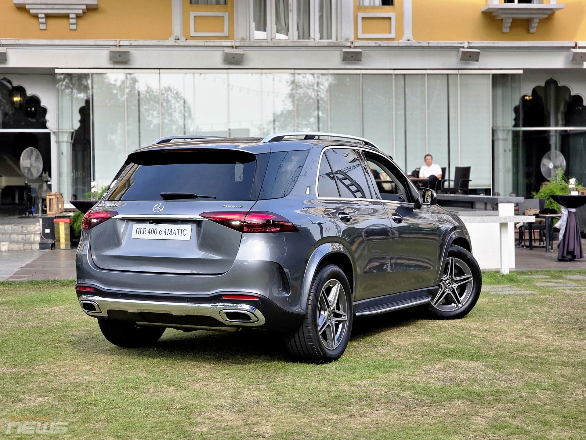 Cận cảnh SUV plug-in hybrid Mercedes-Benz GLE 400e Cận cảnh SUV plug-in hybrid Mercedes-Benz GLE 400e