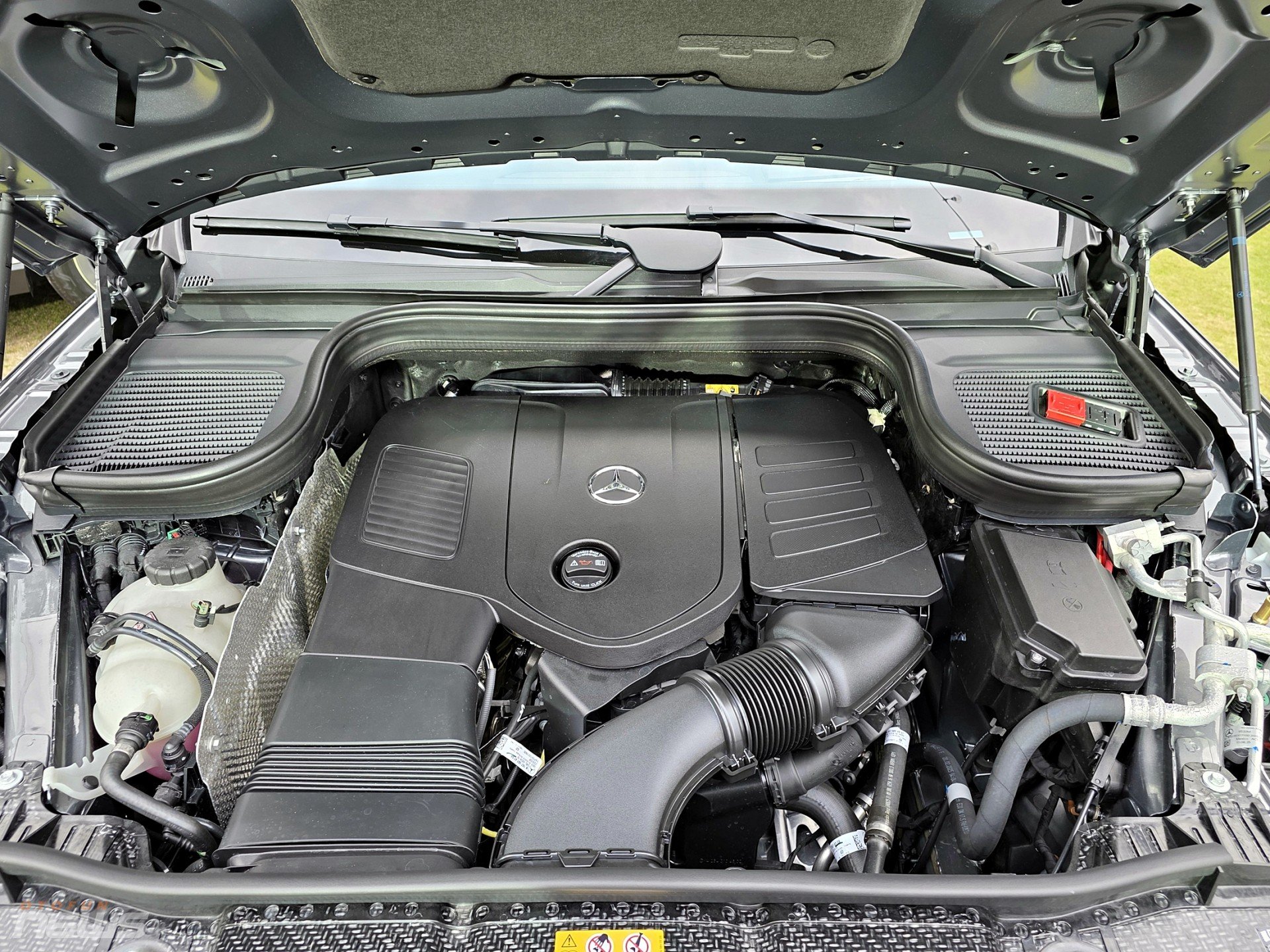 Cận cảnh SUV plug-in hybrid Mercedes-Benz GLE 400e Cận cảnh SUV plug-in hybrid Mercedes-Benz GLE 400e