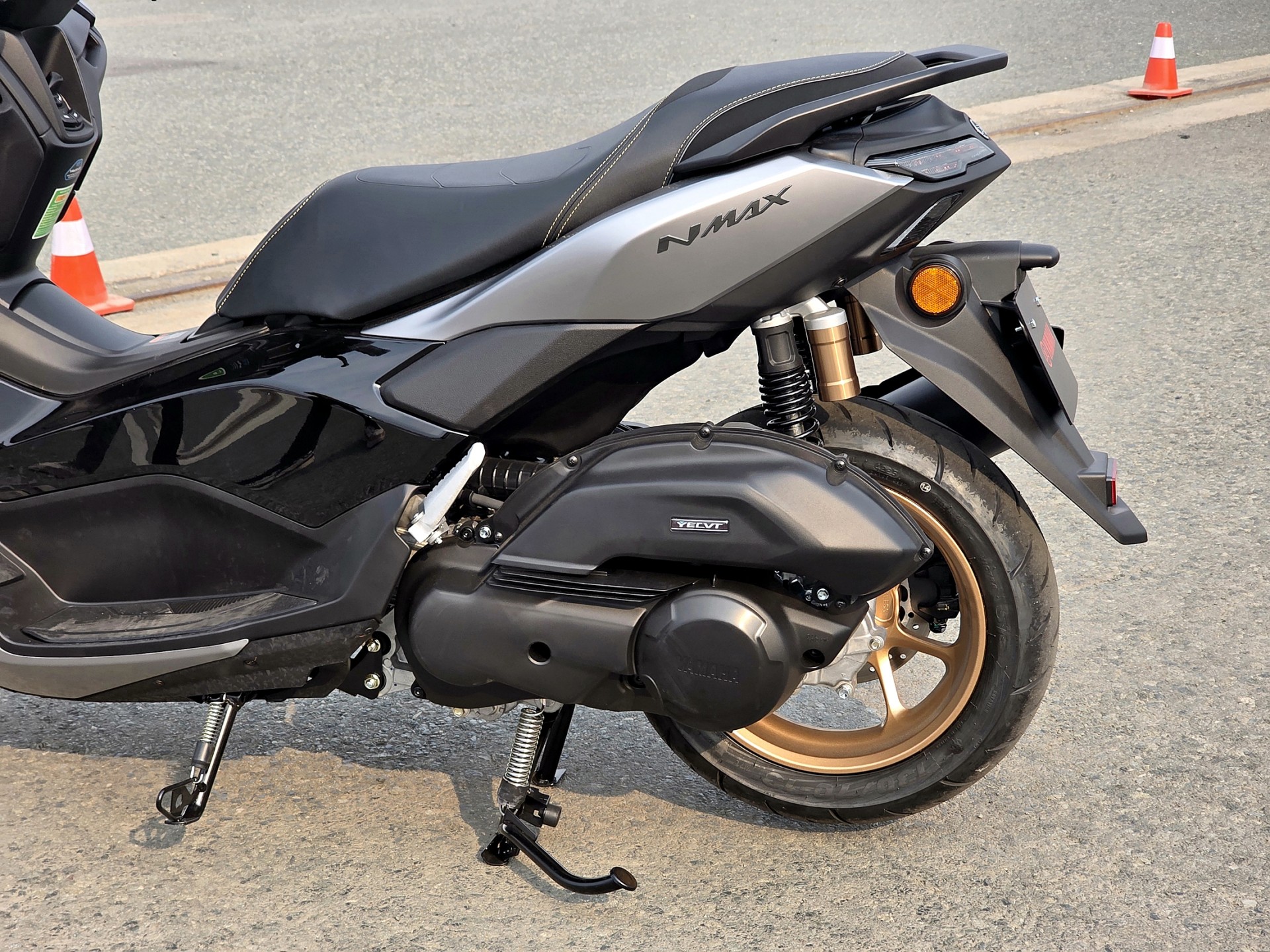 Yamaha NMAX thế hệ mới ra mắt, giá chỉ từ 69 triệu đồng Yamaha NMAX thế hệ mới ra mắt, giá chỉ từ 69 triệu đồng