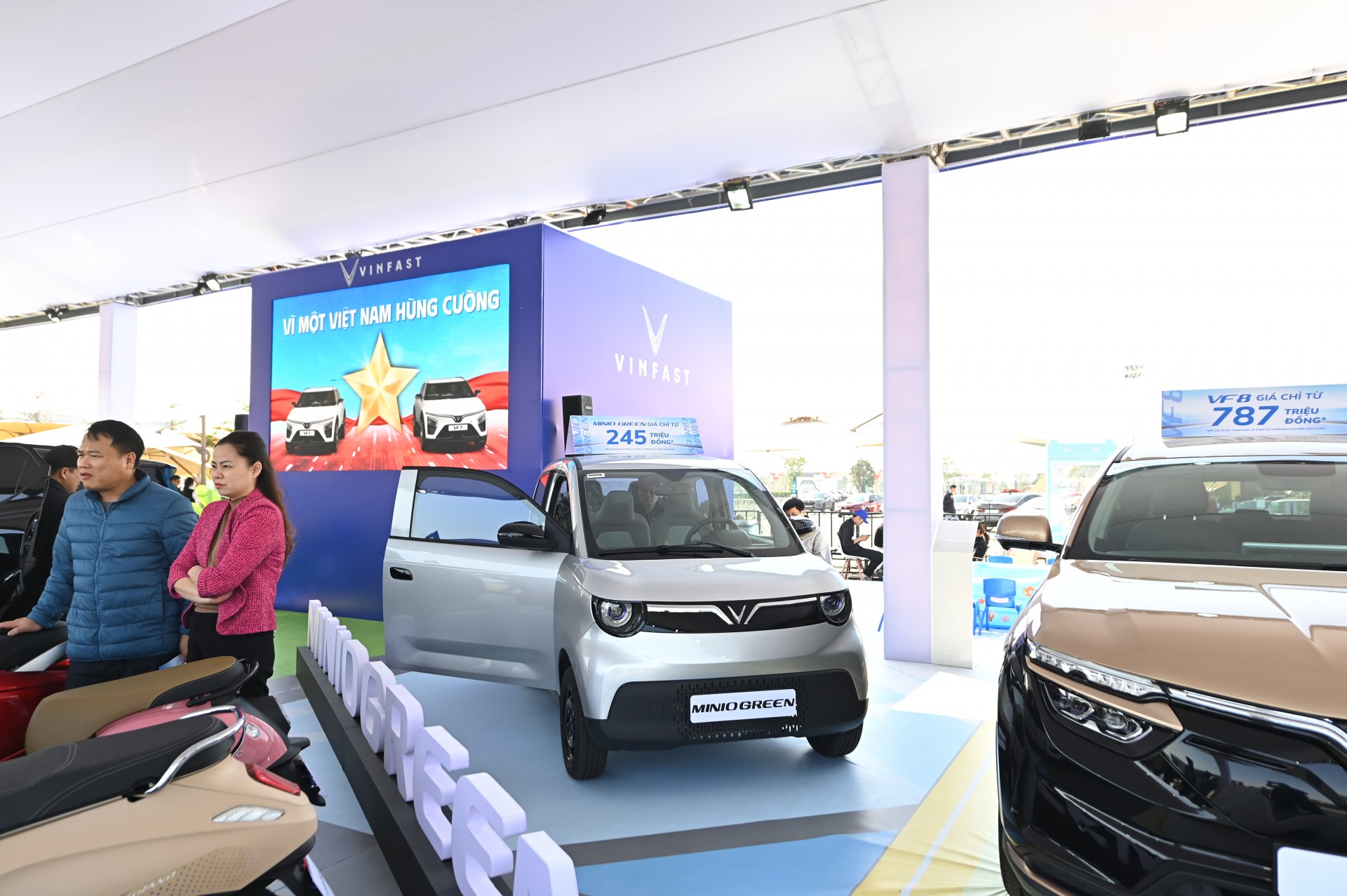 VinFast lần đầu trình diễn toàn bộ hệ sinh thái giao thông xanh VinFast lần đầu trình diễn toàn bộ hệ sinh thái giao thông xanh