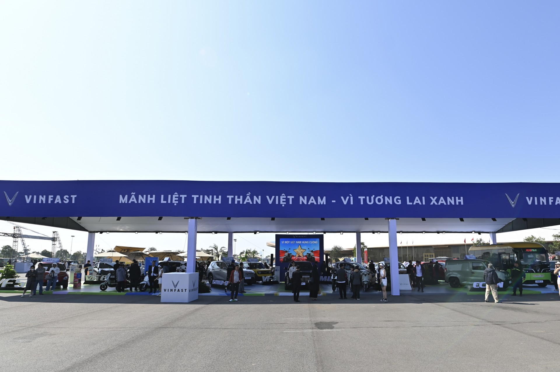 VinFast lần đầu trình diễn toàn bộ hệ sinh thái giao thông xanh VinFast lần đầu trình diễn toàn bộ hệ sinh thái giao thông xanh
