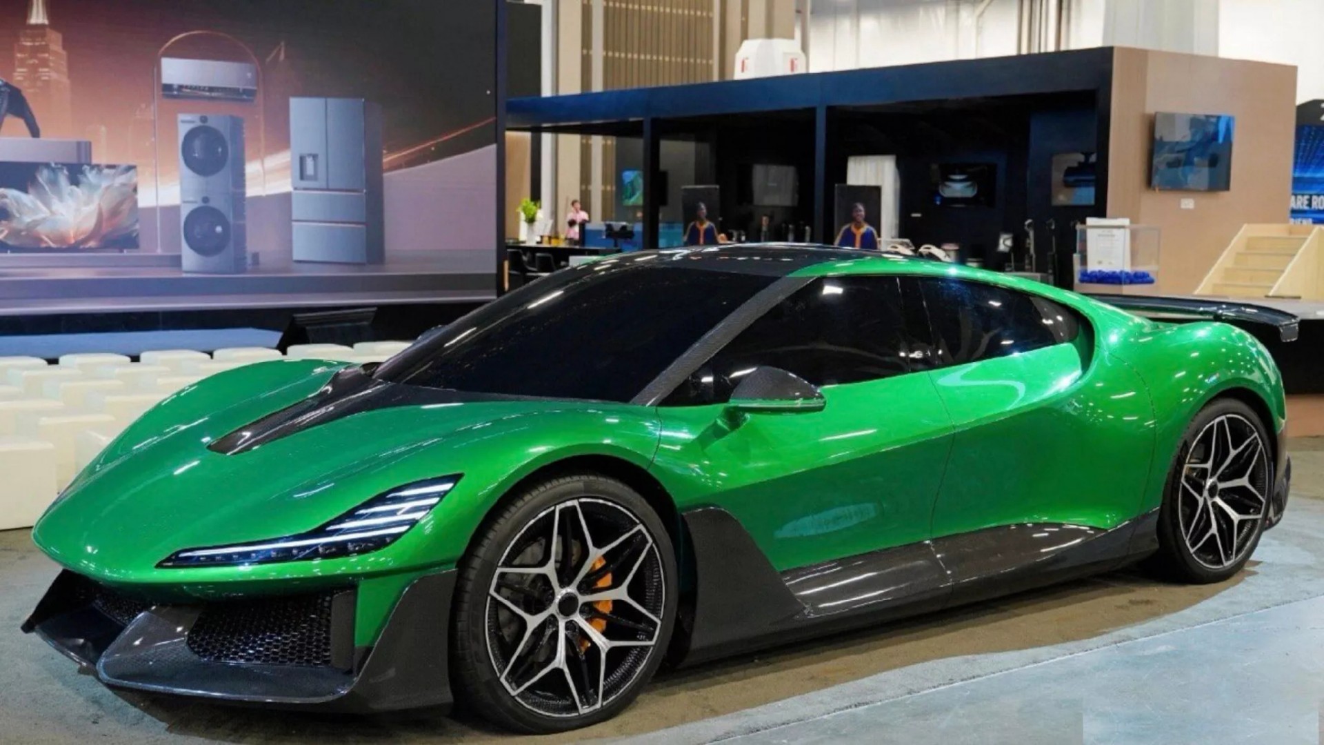 Thương hiệu máy hút bụi Trung Quốc Dreame giới thiệu mẫu concept xe điện mạnh 1.876 mã lực tại CES 2026 Mẫu concept Kosmera Nebula Next 1 được trưng bày tại CES 2026