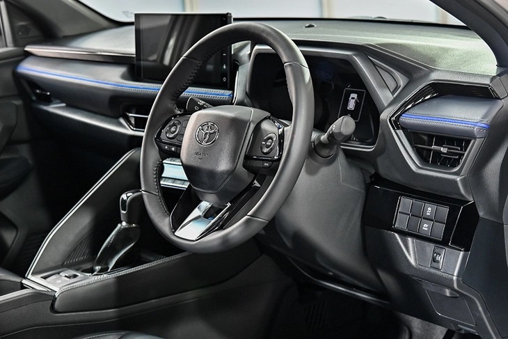 Toyota Yaris Cross 2026 tăng giá nhẹ đổi lại gói an toàn tiêu chuẩn Toyota Yaris Cross 2026 tăng giá nhẹ đổi lại gói an toàn tiêu chuẩn