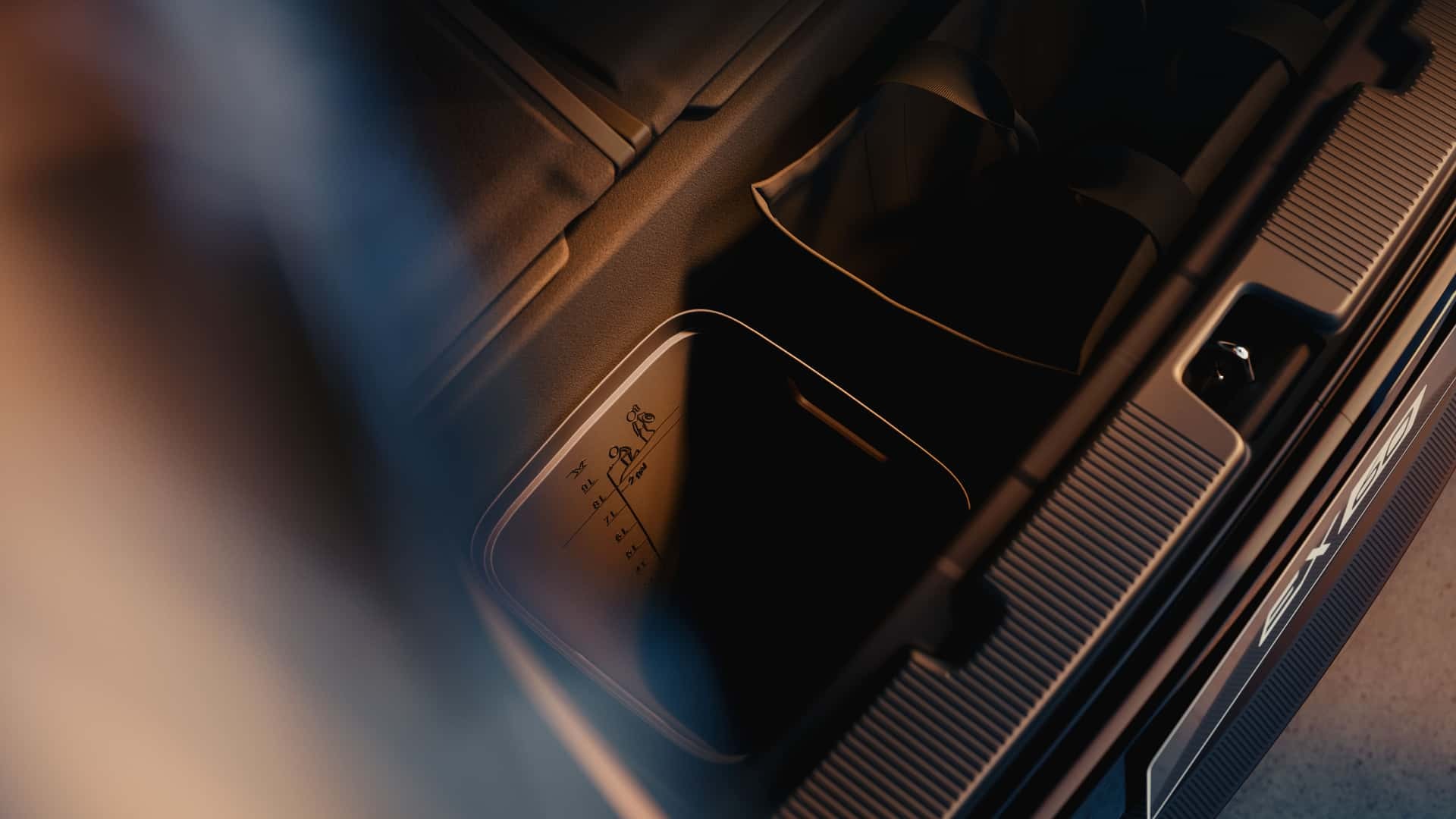 Xe điện Volvo EX60 đặt mục tiêu xóa tan nỗi lo về phạm vi di chuyển Hình ảnh hé lộ phần cốp sau của Volvo EX60