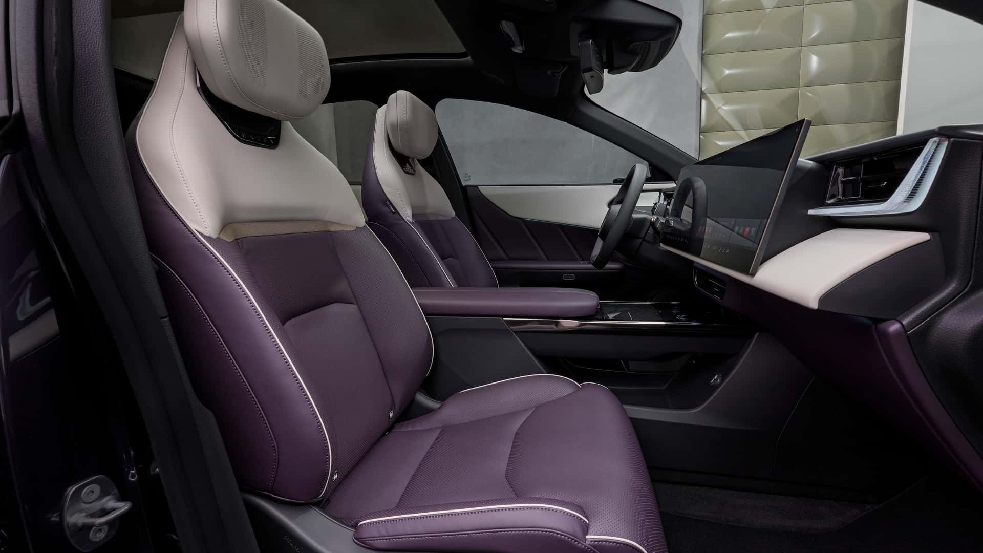 Sau khi bán ở Trung Quốc, xe điện Mazda CX-6e chính thức trình làng thị trường Châu Âu Hàng ghế trước của Mazda CX-6e 2026