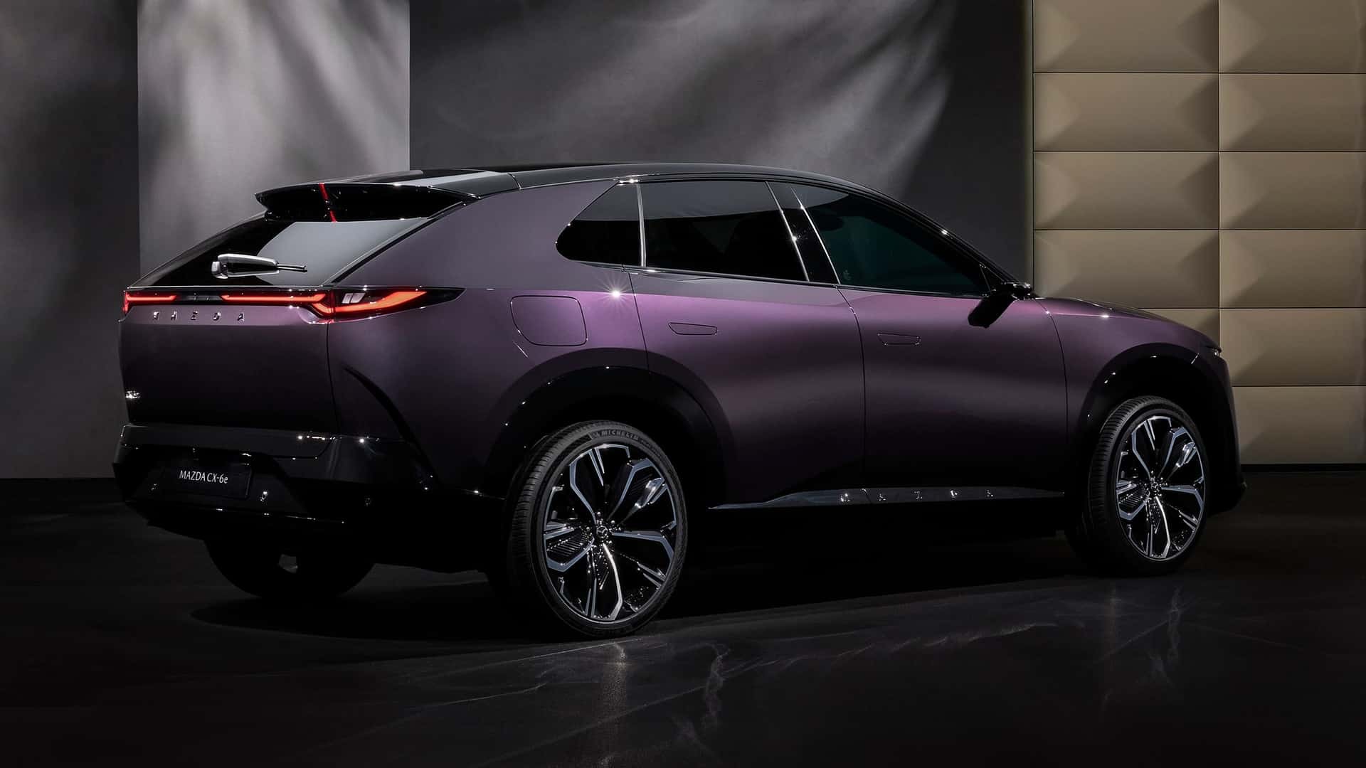 Sau khi bán ở Trung Quốc, xe điện Mazda CX-6e chính thức trình làng thị trường Châu Âu Phía sau của Mazda CX-6e 2026
