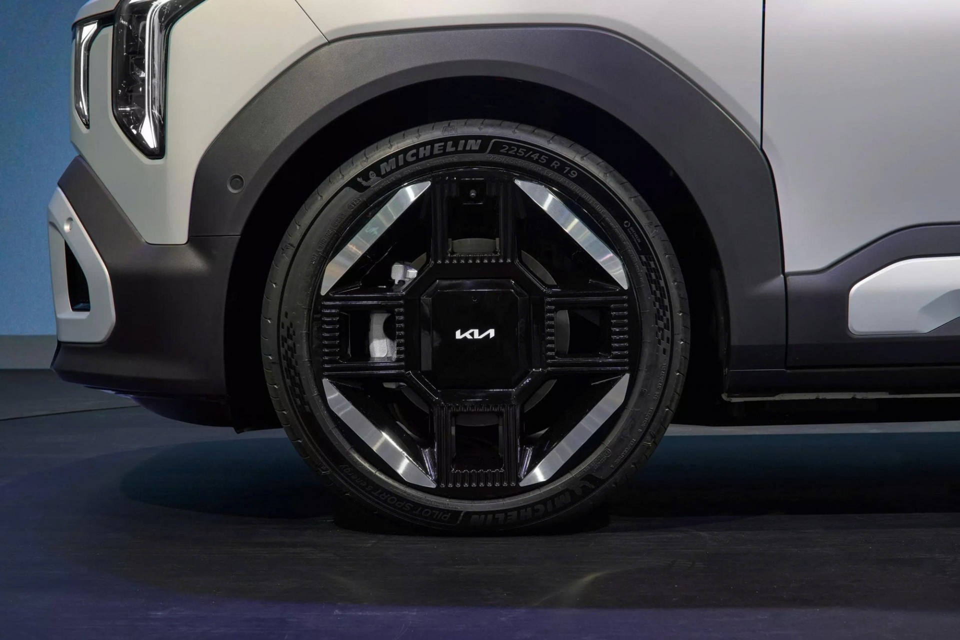 Kia EV2 ra mắt toàn cầu mở rộng cuộc chơi CUV điện cỡ nhỏ