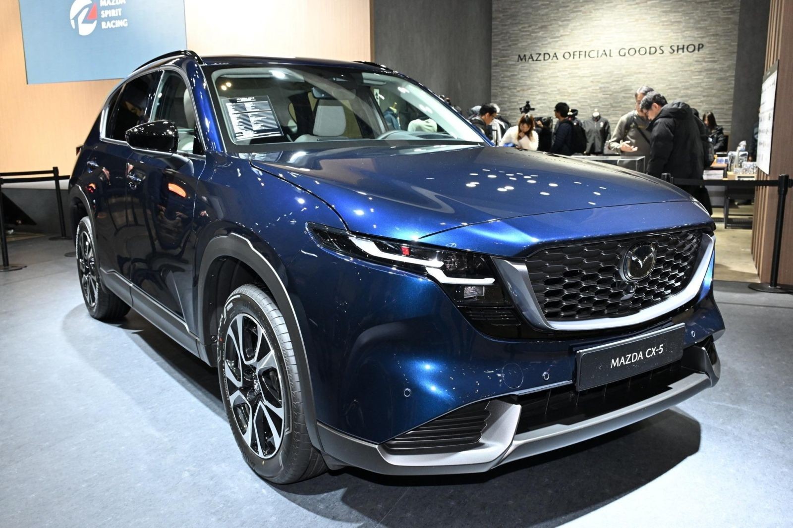 Mazda mở rộng bảng màu cao cấp với Navy Blue Mica