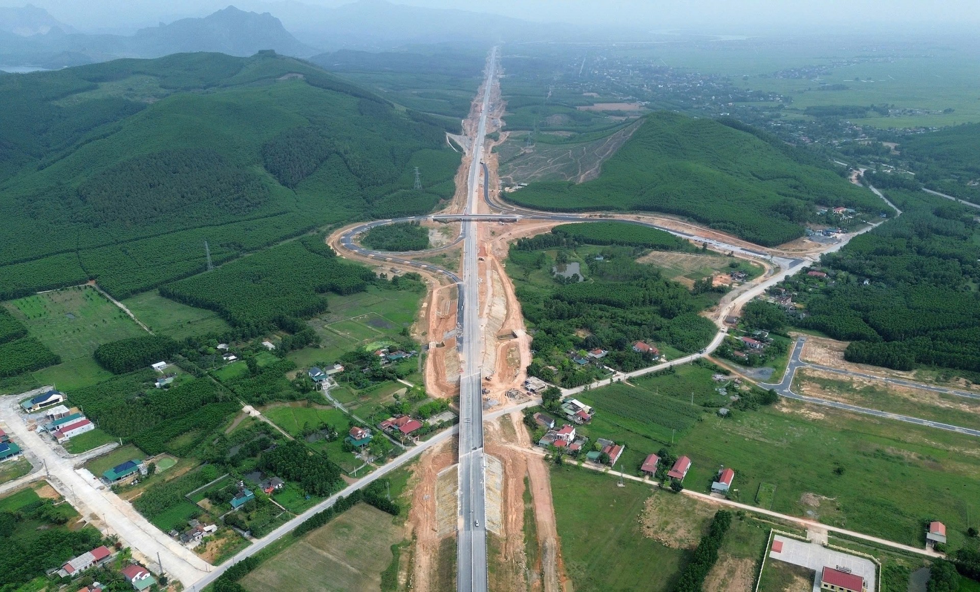 Dự kiến thu phí 5 tuyến cao tốc Bắc - Nam vào cuối tháng 2/2026 phí 5 tuyến cao tốc Bắc - Nam 2026