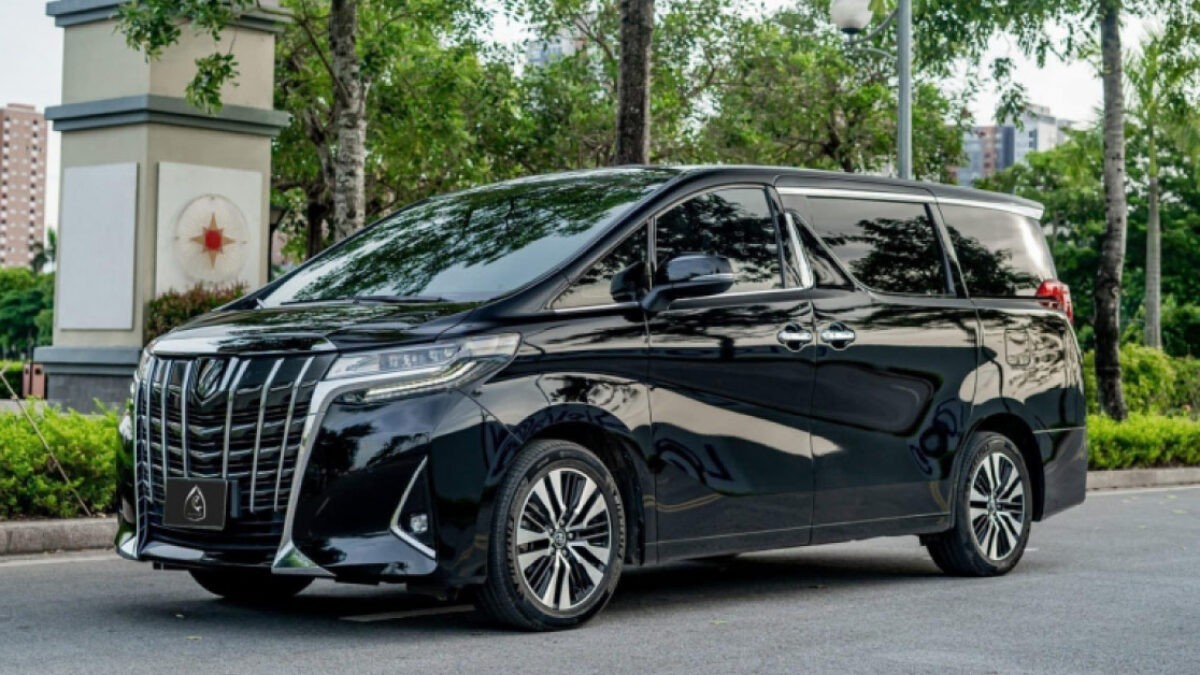 Toyota Alphard tại Việt Nam bị triệu hồi do lỗi hệ thống sấy kính sau Toyota Alphard tại Việt Nam bị triệu hồi do lỗi hệ thống sấy kính sau