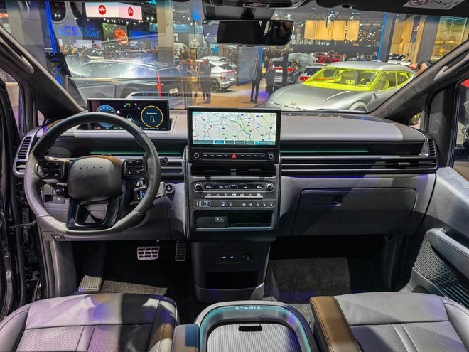 Cận cảnh Hyundai Staria EV 2026, sạc nhanh chỉ với 20 phút Cận cảnh Hyundai Staria EV 2026, sạc nhanh chỉ với 20 phút