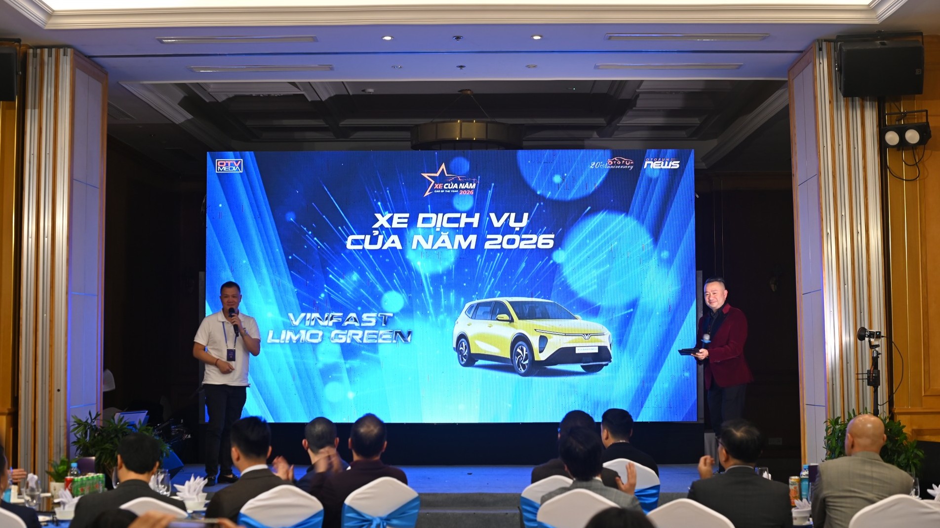 VinFast Limo Green thống trị giải thưởng tại Lễ công bố Xe Của Năm 2026