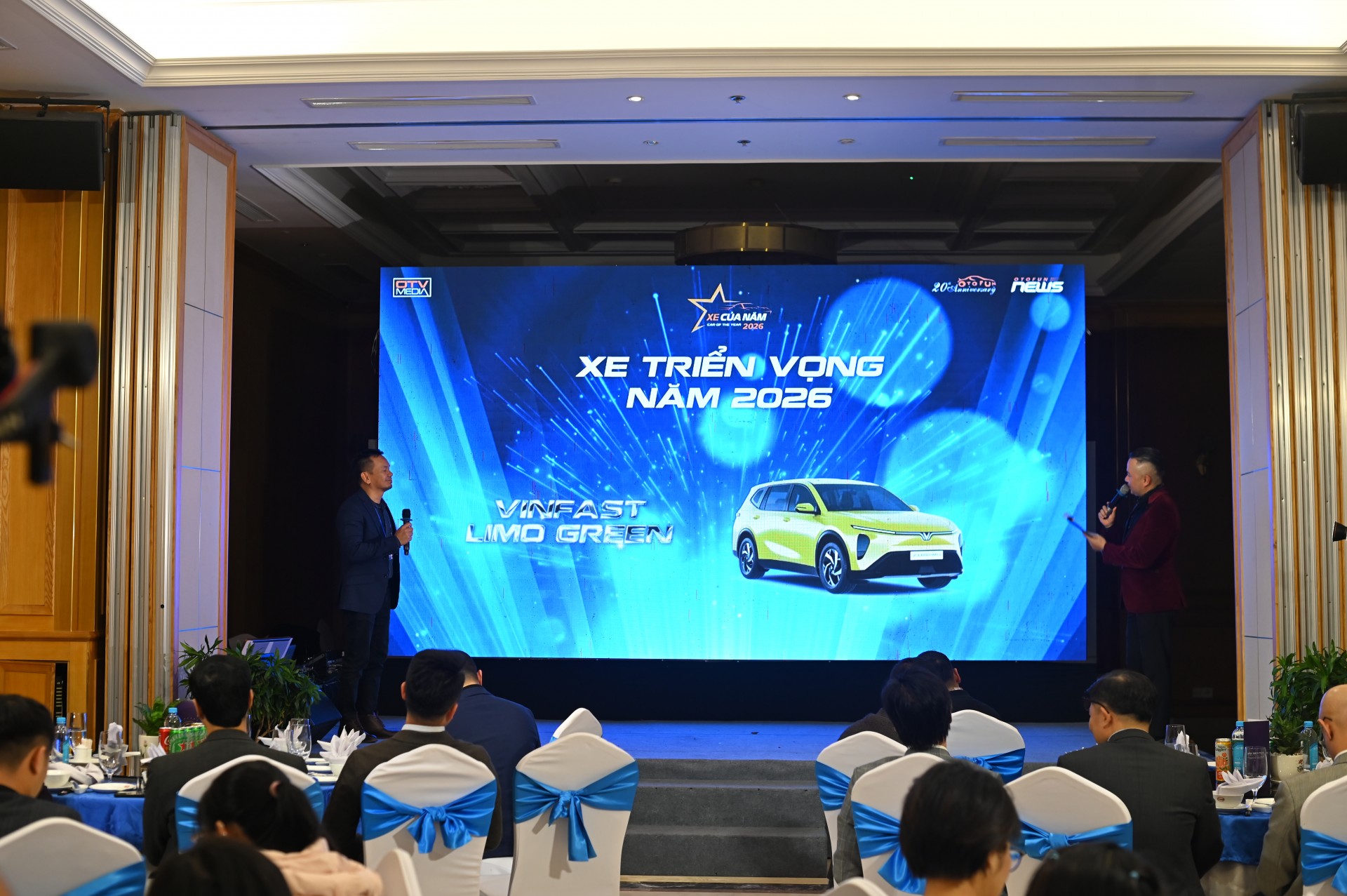 VinFast Limo Green thống trị giải thưởng tại Lễ công bố Xe Của Năm 2026 VinFast Limo Green đạt danh hiệu Xe Triển vọng 2026