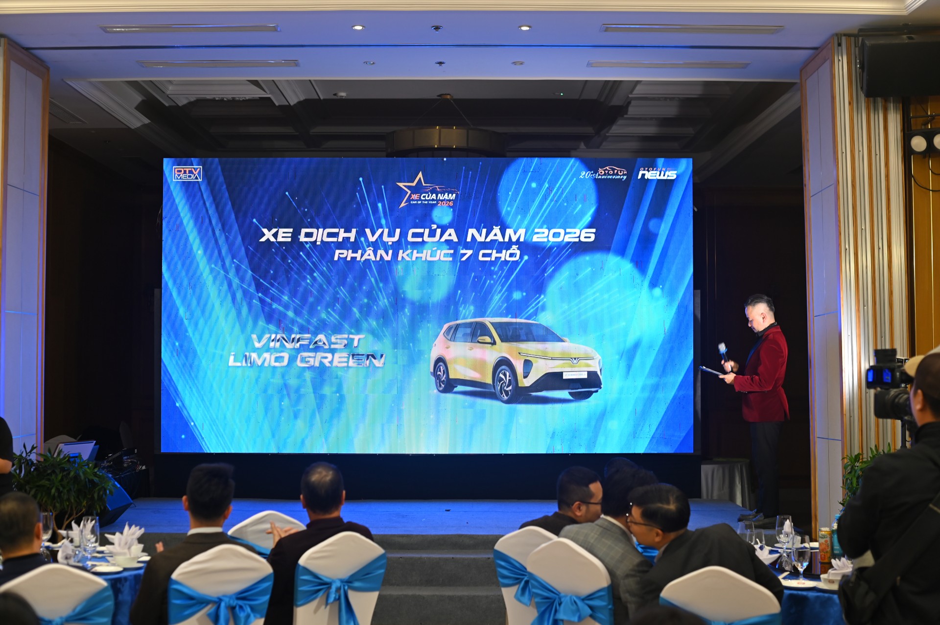 VinFast Limo Green thống trị giải thưởng tại Lễ công bố Xe Của Năm 2026 Limo Green tiếp tục ghi danh với giải thưởng Xe Dịch vụ của năm 2026, phân khúc 7 chỗ.