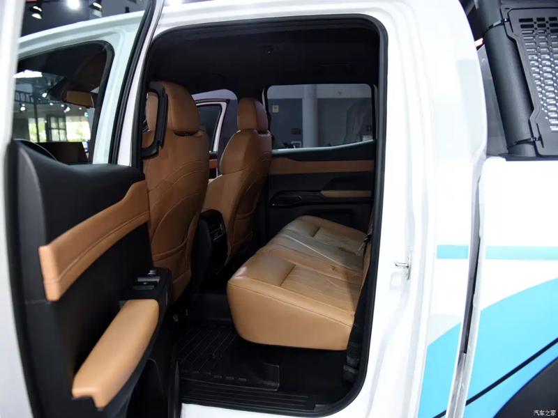 Chery ra mắt mẫu bán tải điện đầu tiên Hilma EV, cạnh tranh Toyota Hilux ở Trung Quốc Hàng ghế sau của Chery Hilma EV