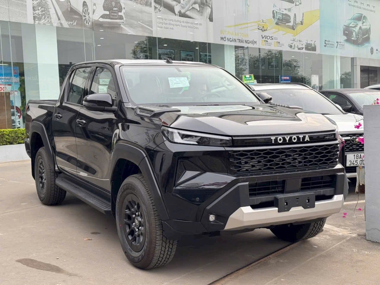 Hình ảnh Toyota Hilux mới, xuất hiện ở đại lý trước thềm ra mắt Hình ảnh Toyota Hilux mới, xuất hiện ở đại lý trước thềm ra mắt