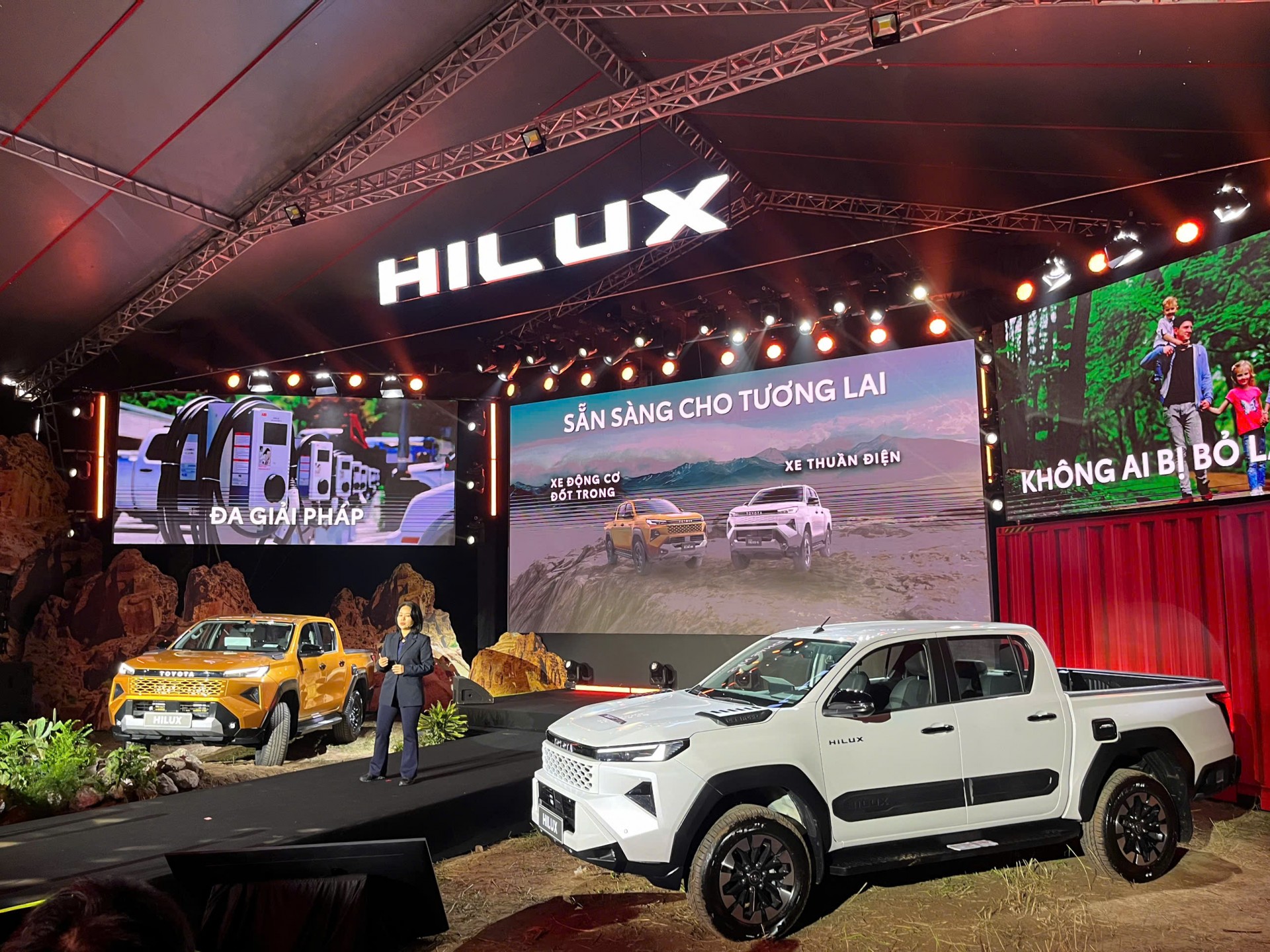 Toyota Hilux 2026 ra mắt