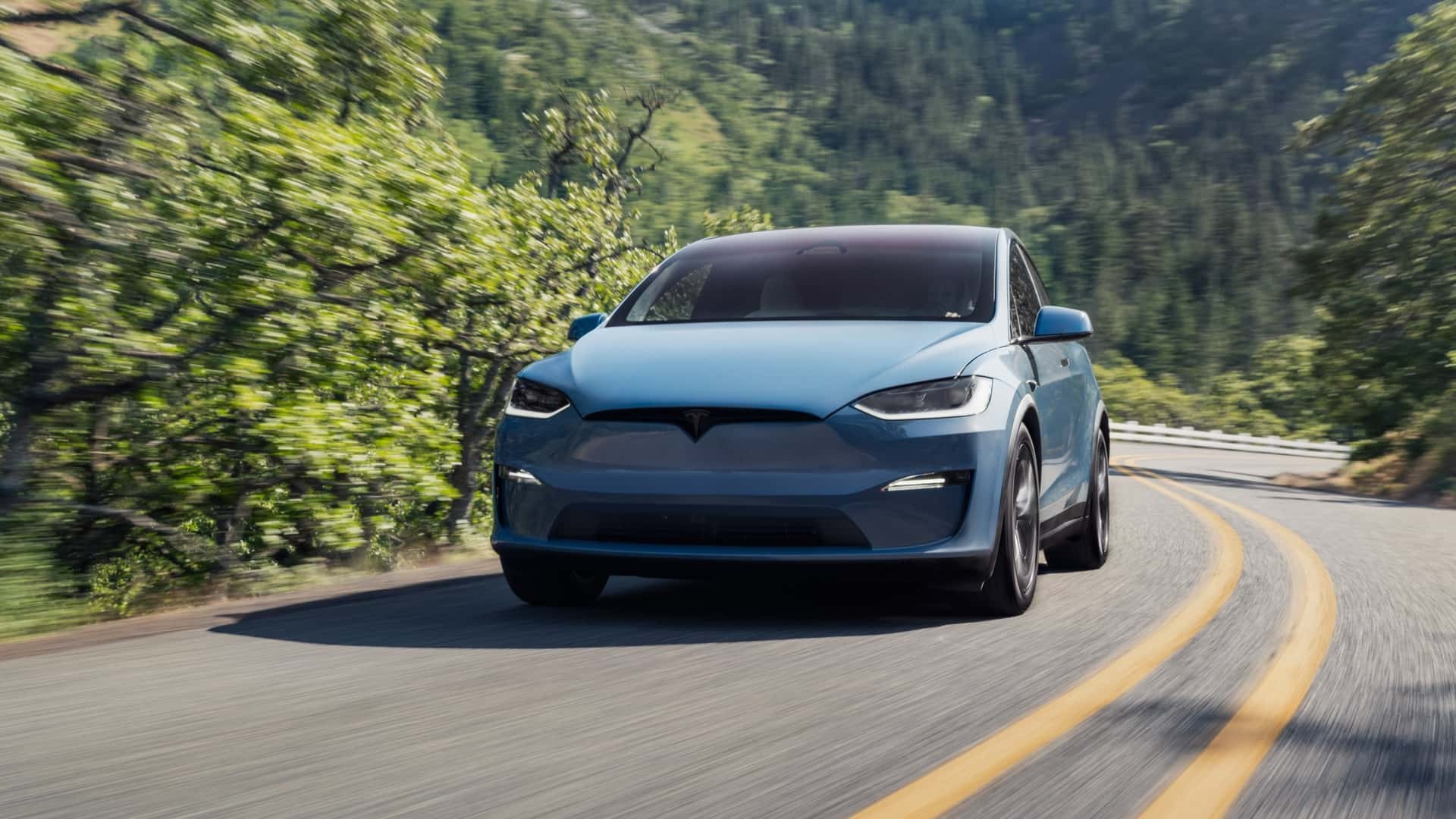 Tesla quyết định khai tử Model S và Model X để nhường chỗ sản xuất robot Optimus Tesla Model X là mẫu SUV điện với đủ cấu hình 5, 6, hoặc 7 ghế ngồi