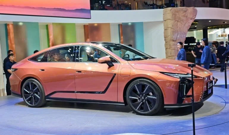 Lexus ES 2026 bắt đầu nhận đặt cọc xe tại Việt Nam Lexus ES 2026 bắt đầu nhận đặt cọc xe tại Việt Nam