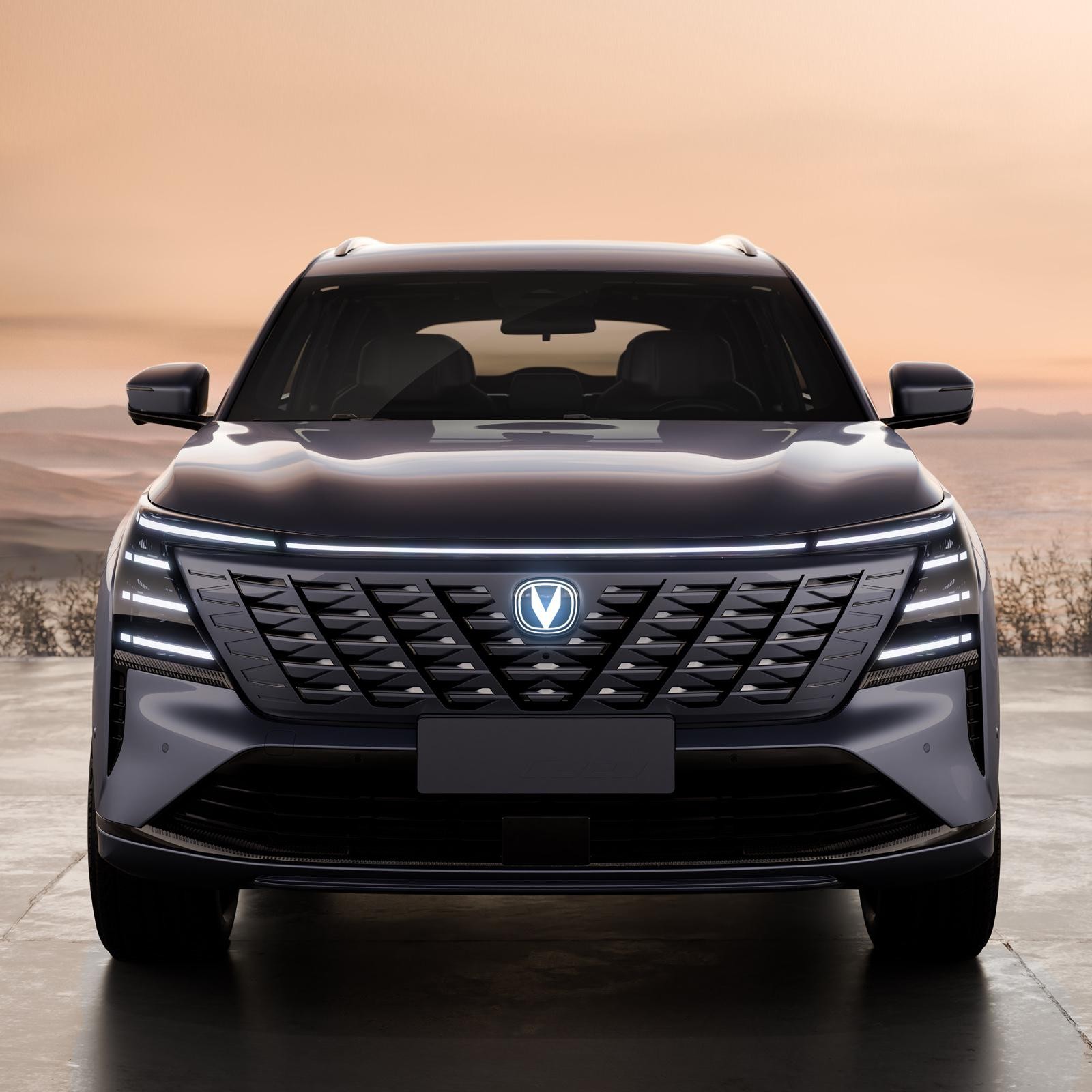 SUV CS75 Plus của Trung Quốc lập kỷ lục Guinness với cú nhảy xa hơn 20m trên băng SUV CS75 Plus của Trung Quốc lập kỷ lục Guinness với cú nhảy xa hơn 20m trên băng