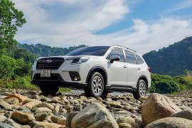 Subaru Forester giảm giá đến hơn 300 triệu đồng