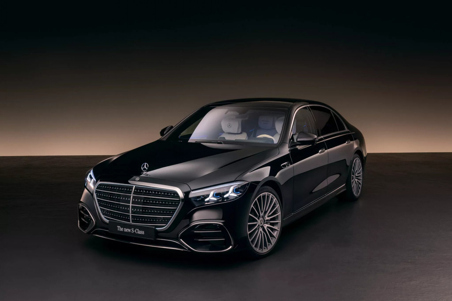 Mercedes-Benz S-Class 2027 lộ diện với nhiều màn hình công nghệ và động cơ V8 mới Phía trước của Mercedes-Benz S-Class 2027