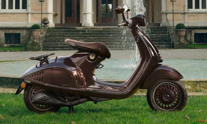 Vespa 946 phiên bản năm Ngựa ra mắt, giá dự kiến gần 500 triệu đồng Vespa 946 phiên bản năm Ngựa ra mắt, giá dự kiến gần 500 triệu đồng