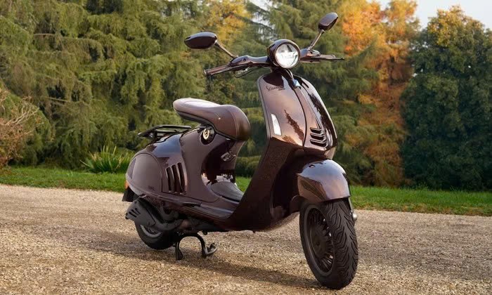 Vespa 946 phiên bản năm Ngựa ra mắt, giá dự kiến gần 500 triệu đồng Vespa 946 phiên bản năm Ngựa ra mắt, giá dự kiến gần 500 triệu đồng