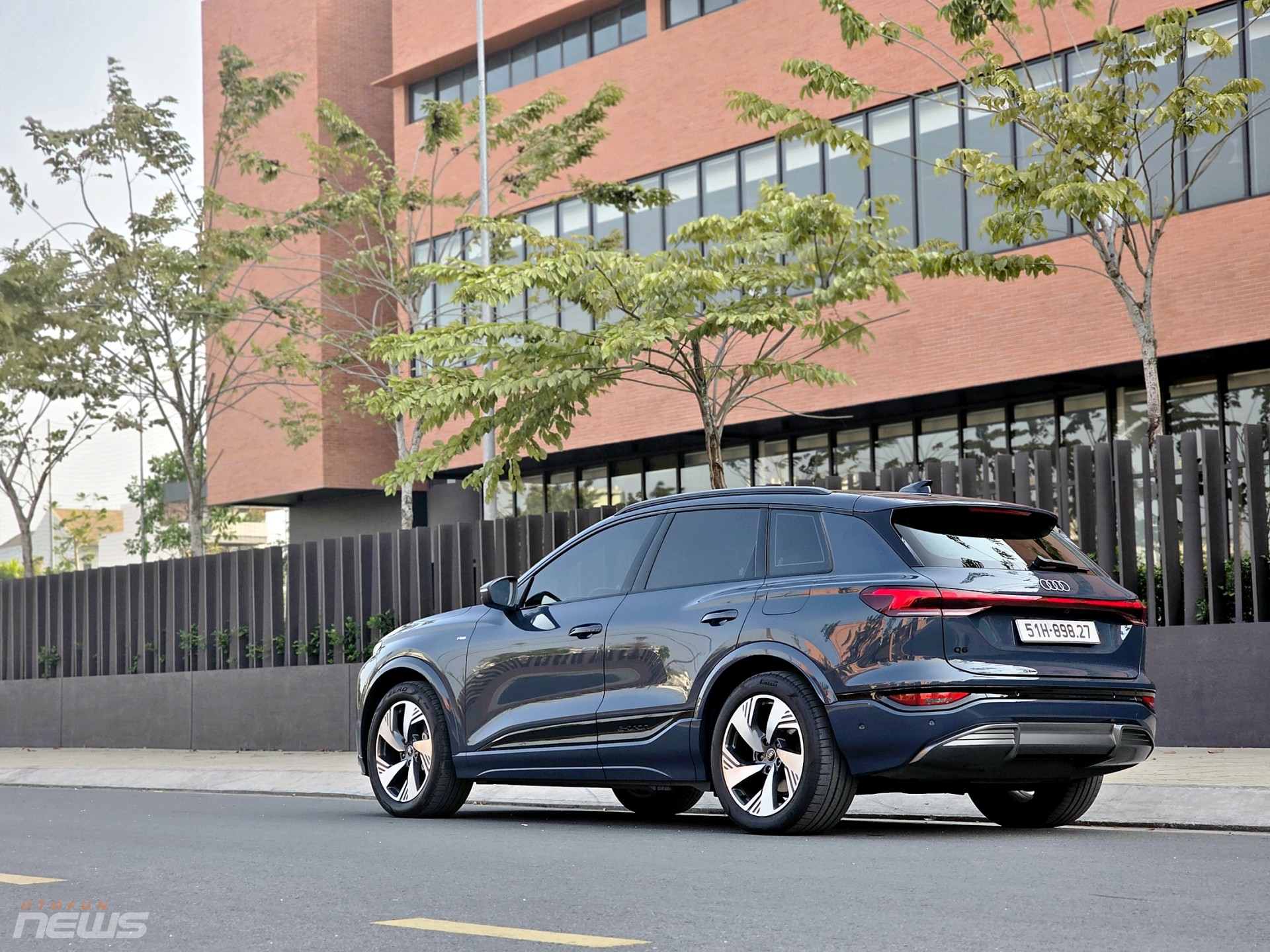 Cận cảnh Audi Q6 e tron giá 3,19 tỷ đồng