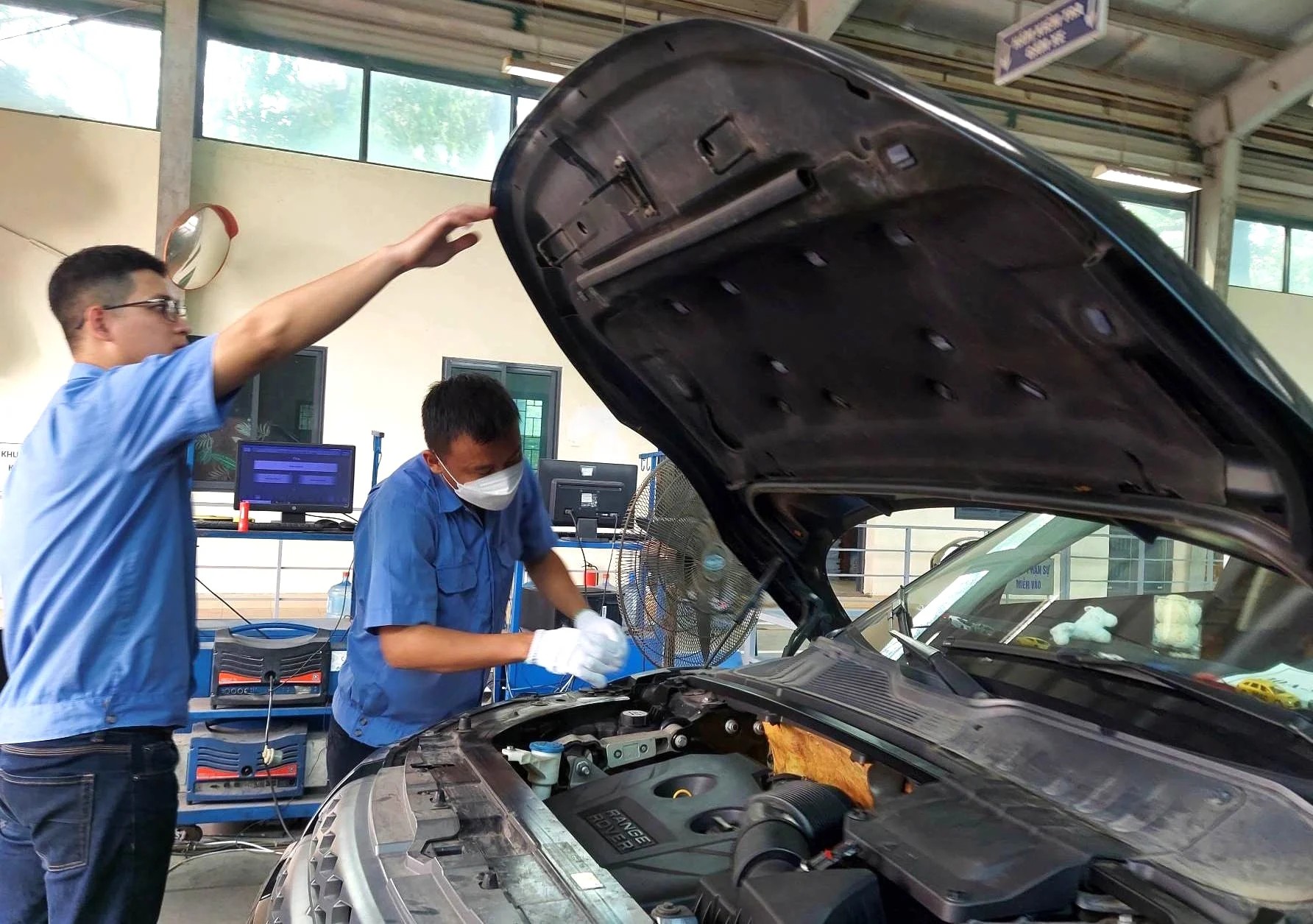 Siết kiểm định khí thải xe ô tô từ ngày 1/3 Siết kiểm định khí thải xe ô tô từ ngày 1/3
