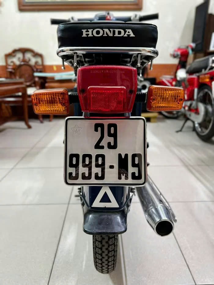 Honda Cub 82 biển 3 số 9, trả 150 triệu chủ không bán Honda Cub 82 biển 3 số 9, trả 150 triệu chủ không bán