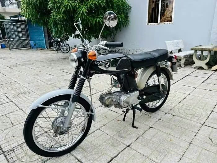 Honda 67 đời 1967 nguyên bản tại Gia Lai giá 2,2 tỷ đồng gây sốt Honda 67 đời 1967 nguyên bản tại Gia Lai giá 2,2 tỷ đồng gây sốt