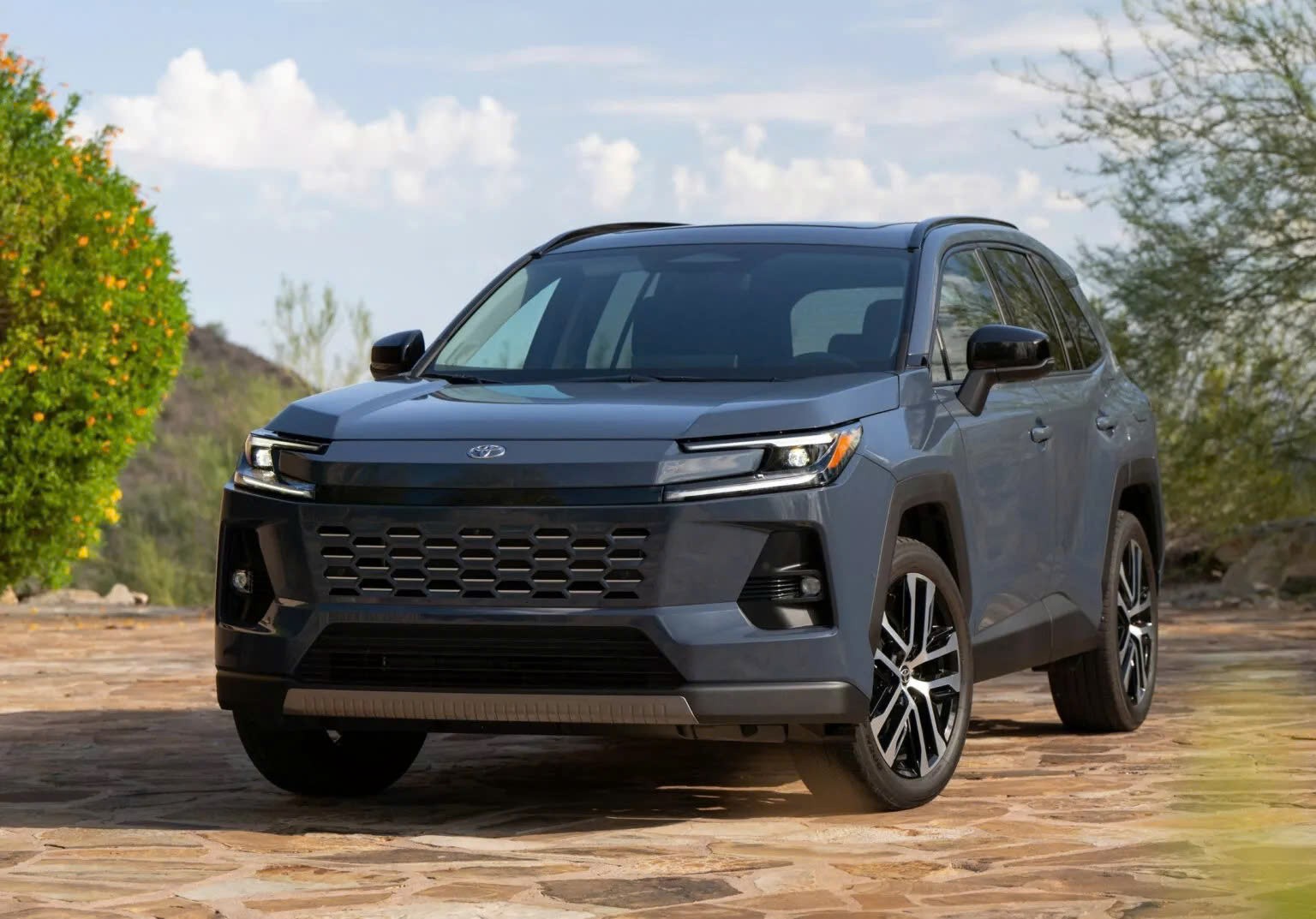 Toyota RAV4 sắp về Đông Nam Á có giá rẻ hơn gây sốt Toyota RAV4 sắp về Đông Nam Á được nhiều chờ đón do đang có giá rẻ hơn trước, dù thông số mạnh hơn