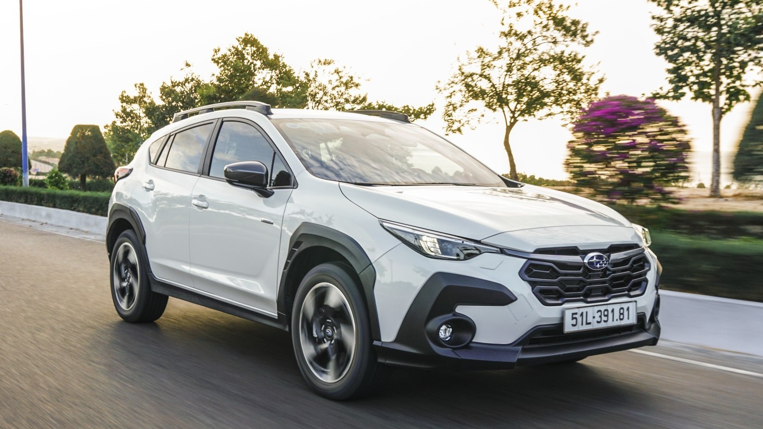 Xe Subaru đã tắt máy vẫn hết sạch ắc-quy khiến chủ xe hốt hoảng