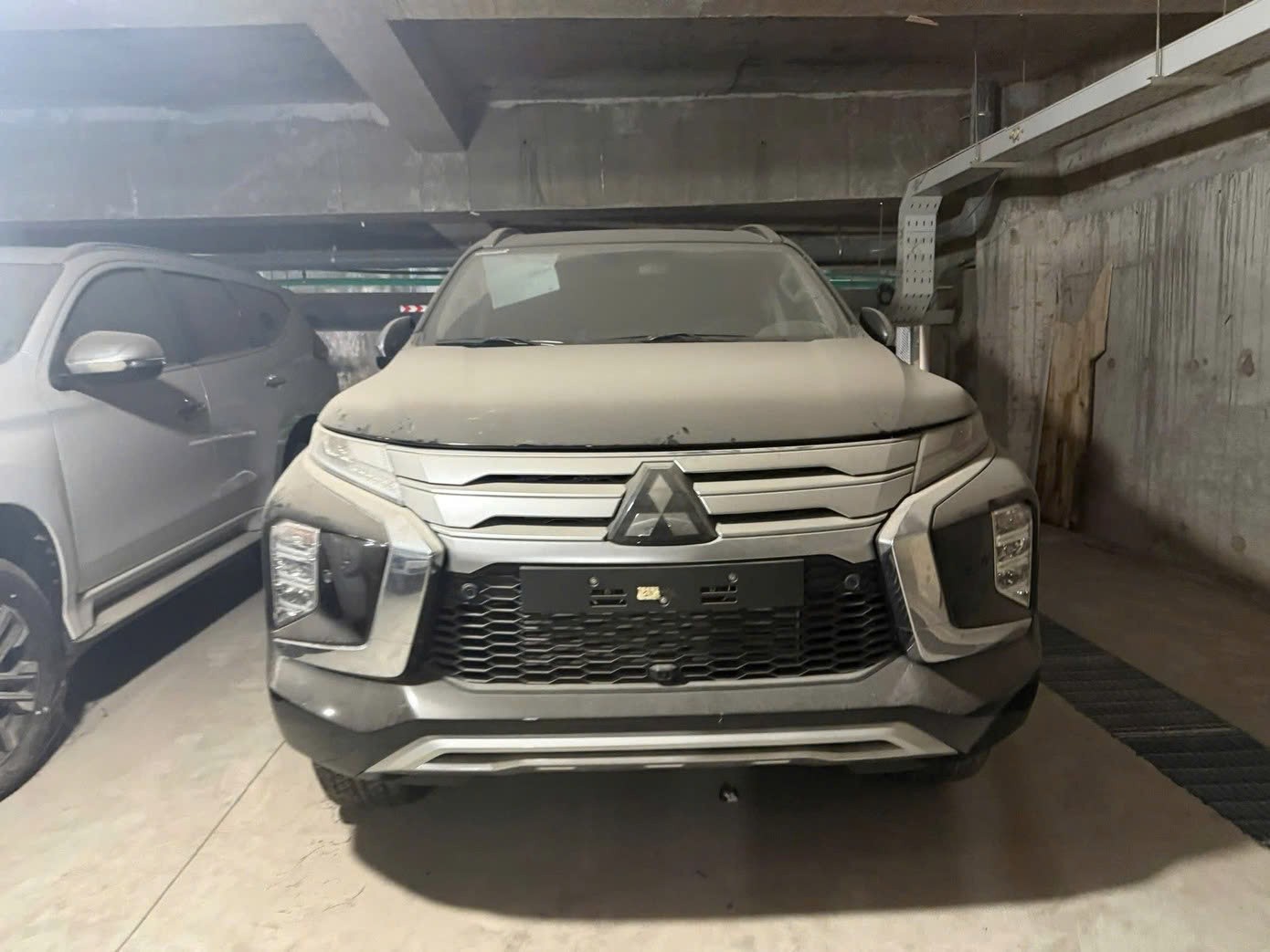 Mitsubishi Pajero Sport 2022 phủ bụi trong hầm 4 năm được rao bán với giá hơn 1,1 tỷ đồng Mitsubishi Pajero Sport 2022 phủ bụi trong hầm 4 năm được rao bán với giá hơn 1,1 tỷ đồng