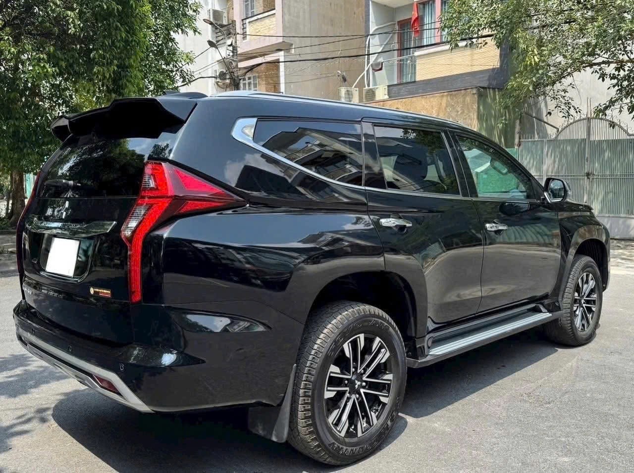 Mitsubishi Pajero Sport 2022 phủ bụi trong hầm 4 năm được rao bán với giá hơn 1,1 tỷ đồng Mitsubishi Pajero Sport 2022 phủ bụi trong hầm 4 năm được rao bán với giá hơn 1,1 tỷ đồng