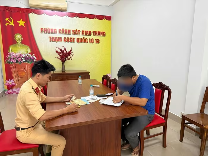 Tổng hợp tin tức tai nạn giao thông mới nhất ngày hôm nay 7/3/2026 Tài xế xe ben làm việc với cơ quan công an
