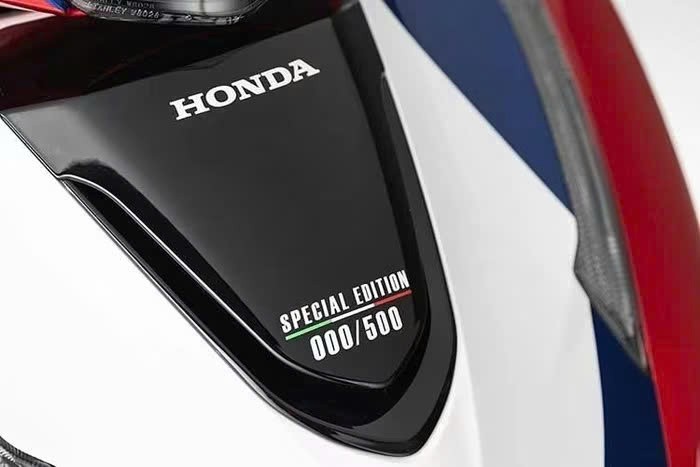 Xe máy Honda SH150i Special Edition HRC gần 300 triệu sắp về Việt Nam Xe máy Honda SH150i Special Edition HRC gần 300 triệu sắp về Việt Nam