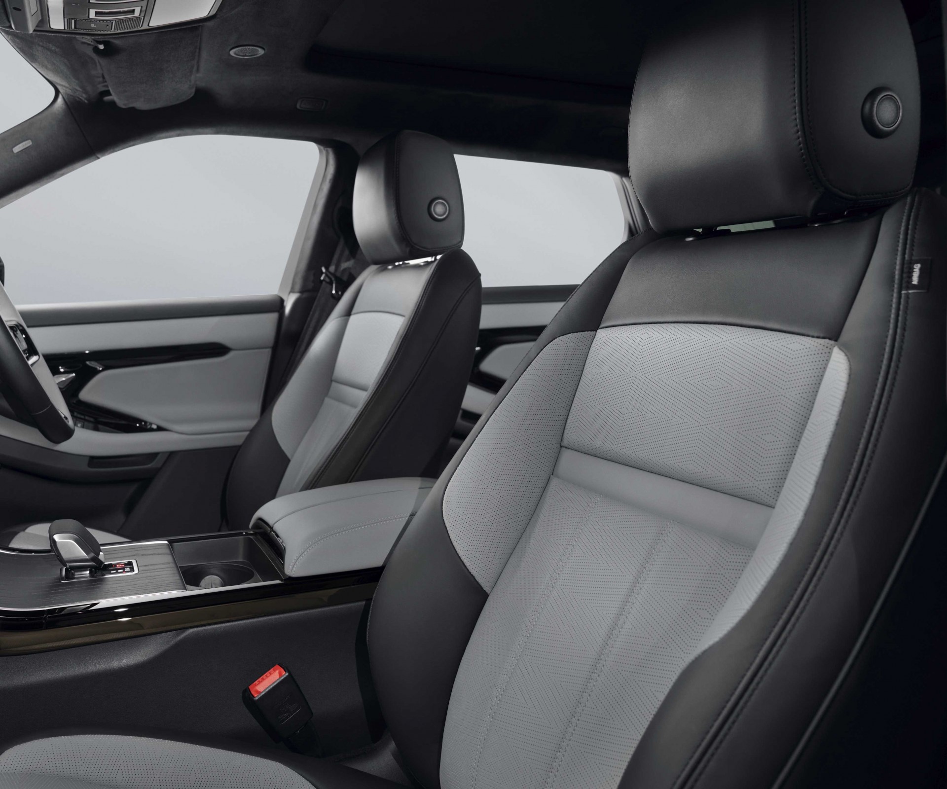 Range Rover Evoque 26.5MY ra mắt tại Việt Nam, mức giá khoảng 2,96 tỷ đồng Range Rover Evoque 26.5MY ra mắt tại Việt Nam, mức giá khoảng 2,96 tỷ đồng