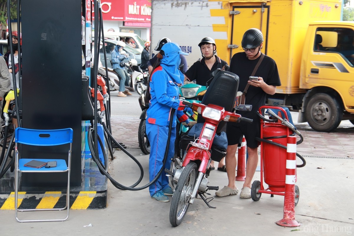 Giá xăng dầu ngày hôm nay 10/3/2026: Dầu thô lao dốc, trong nước ổn định Giá xăng dầu ngày hôm nay 10/3/2026: Dầu thô lao dốc, trong nước ổn định