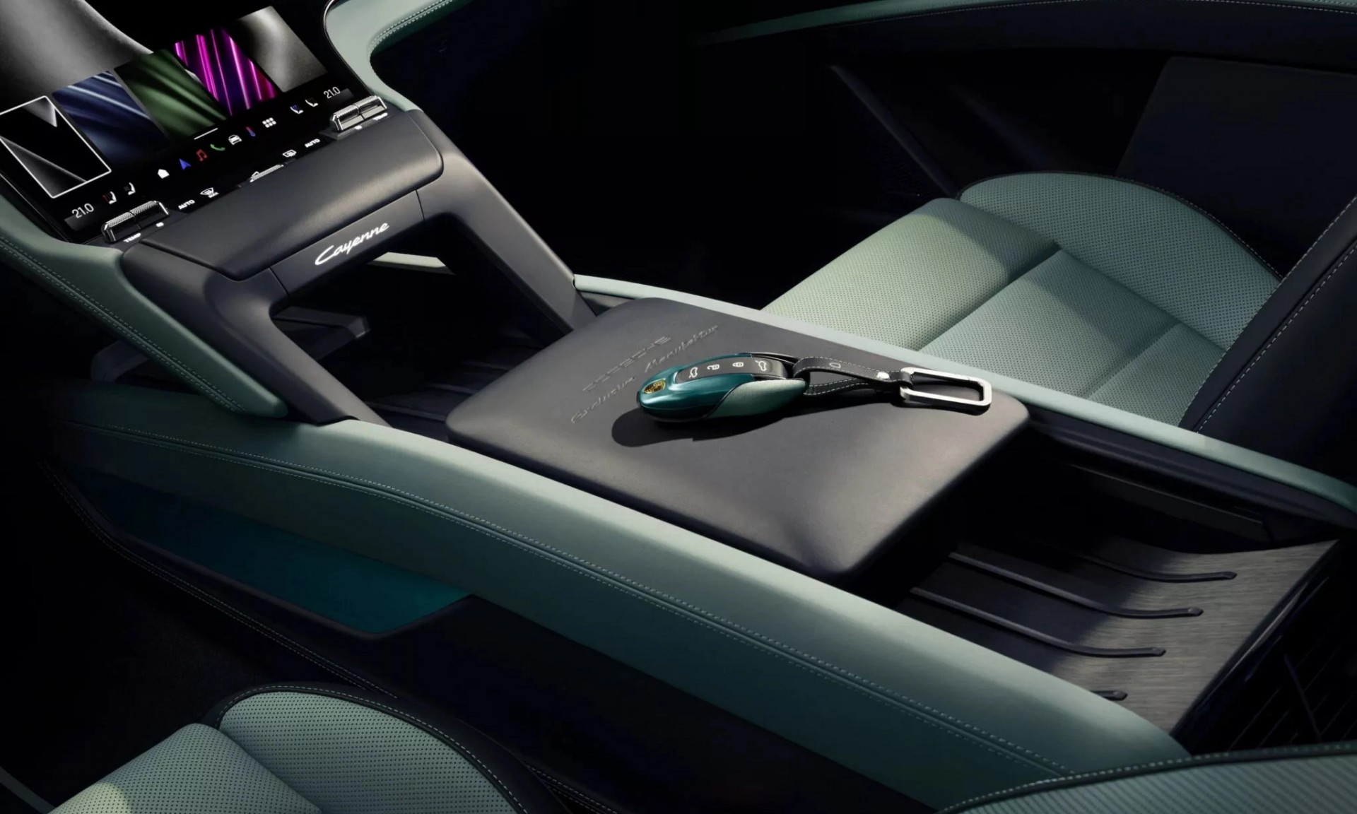 SUV điện Porsche Cayenne S Electric có gì: 657 mã lực, sạc siêu nhanh 16 phút SUV điện Porsche Cayenne S Electric có gì: 657 mã lực, sạc siêu nhanh 16 phút