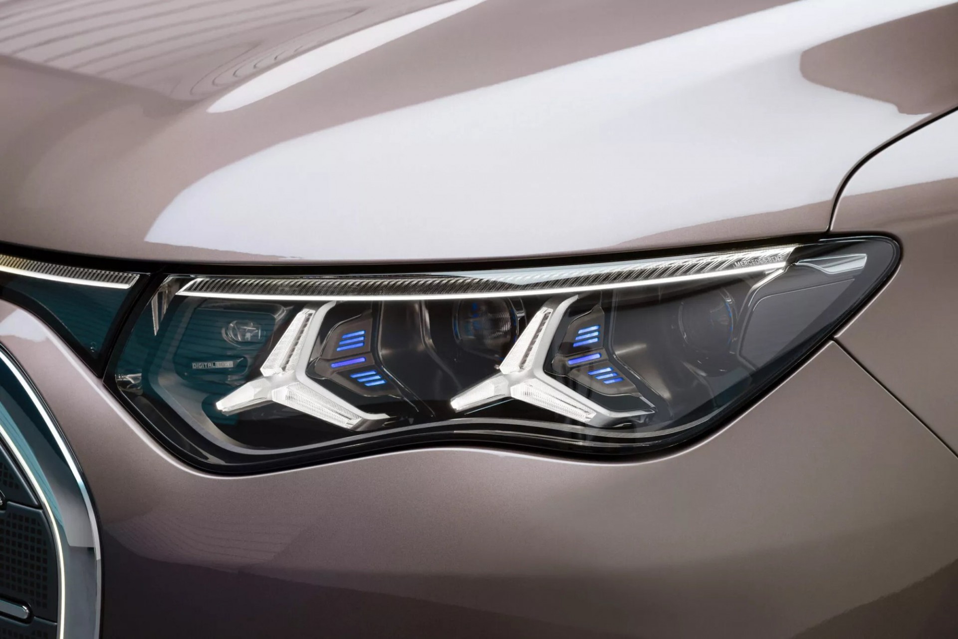 Cận cảnh Mercedes-Benz VLE, Minivan điện tầm hoạt động 700 km Cận cảnh Mercedes-Benz VLE, Minivan điện tầm hoạt động 700 km