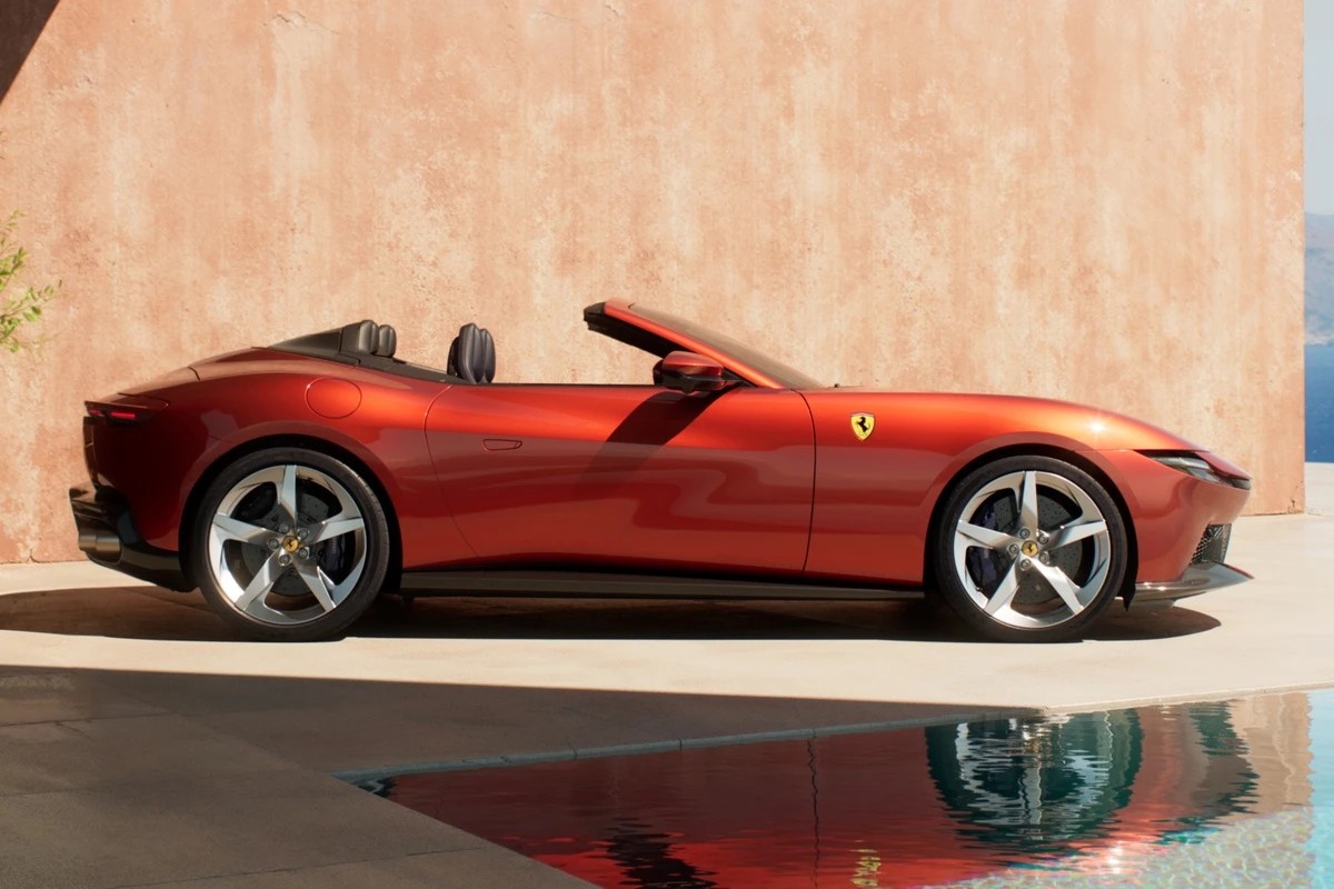 Ferrari giới thiệu Amalfi Spider, siêu xe 2+2 chỗ thiên về trải nghiệm hàng ngày Ferrari giới thiệu Amalfi Spider, siêu xe 2+2 chỗ thiên về trải nghiệm hàng ngày