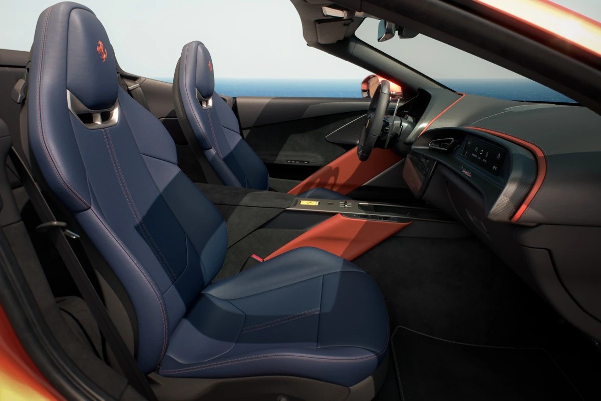Ferrari giới thiệu Amalfi Spider, siêu xe 2+2 chỗ thiên về trải nghiệm hàng ngày Ferrari giới thiệu Amalfi Spider, siêu xe 2+2 chỗ thiên về trải nghiệm hàng ngày